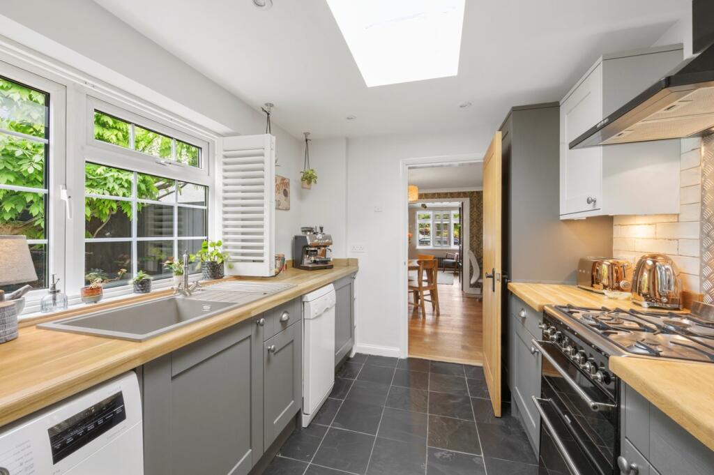 Thistlecroft Road, Hersham, KT12 – pohled 5