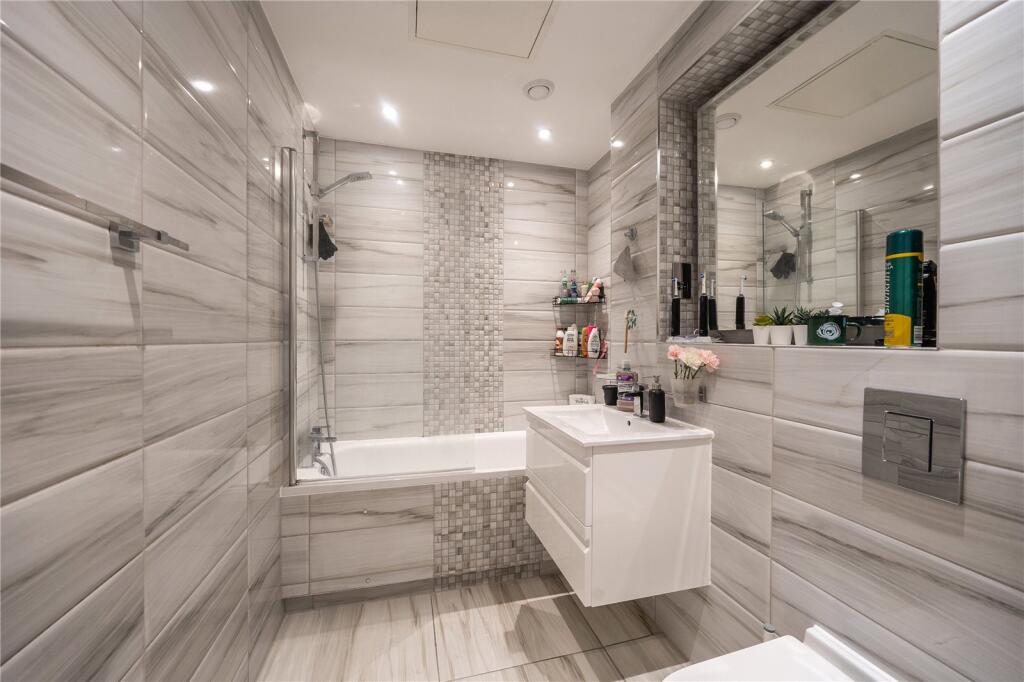 Apartment in Guildford - View 5