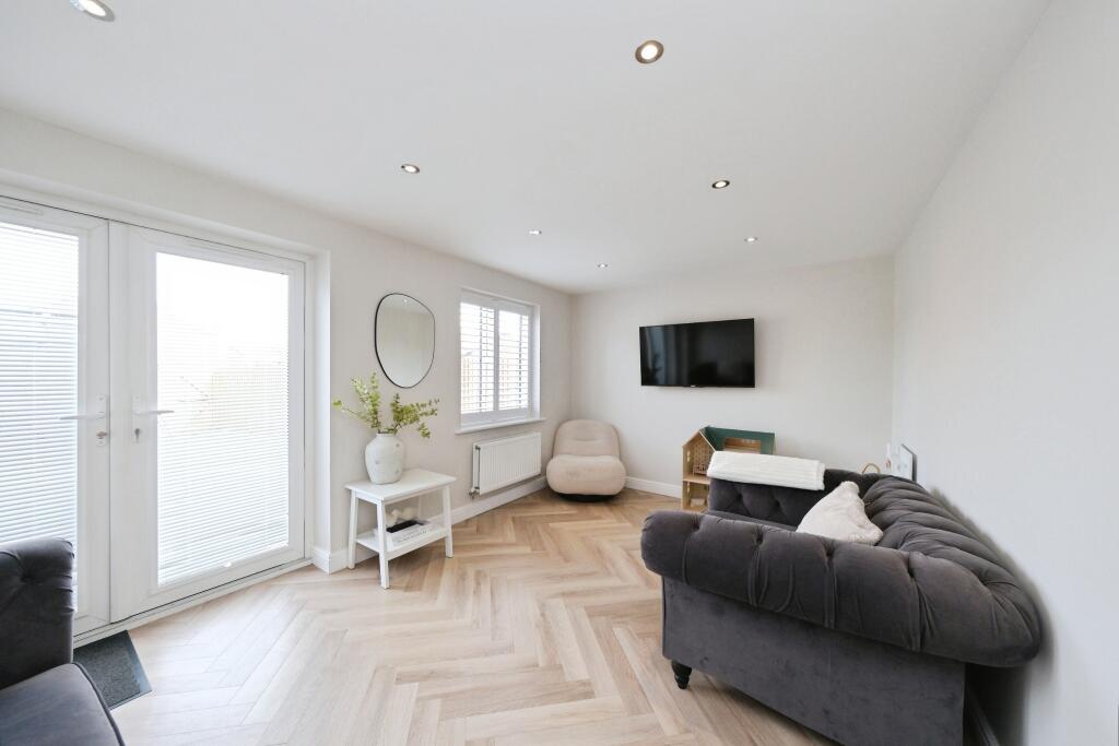 House in Ashfield, Hucknall - View 3