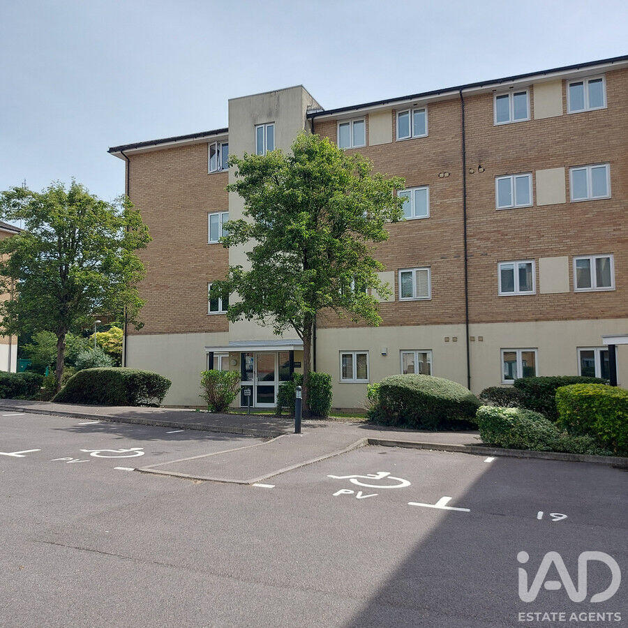 Main image of property: Waterfall Close, Hoddesdon, EN11