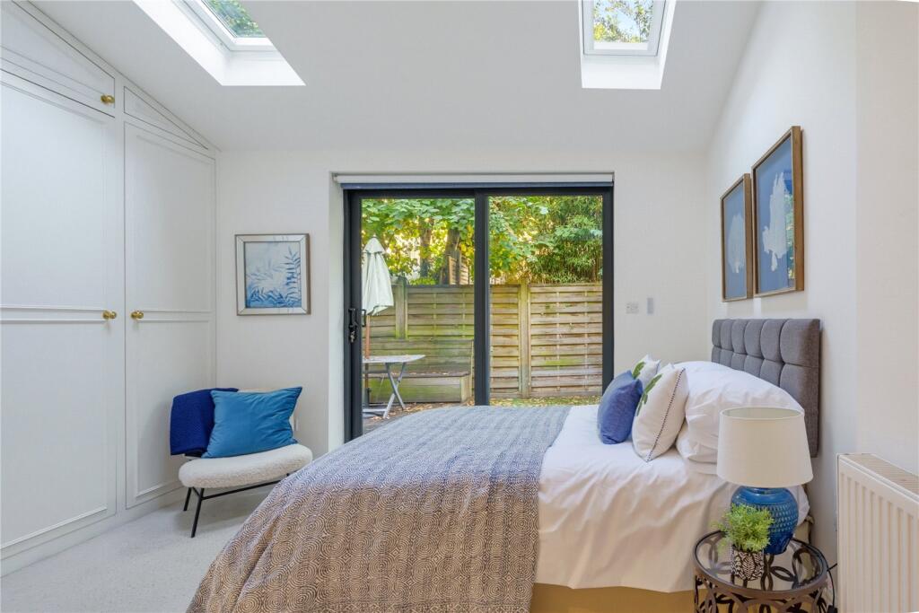 Apartment in London - View 5