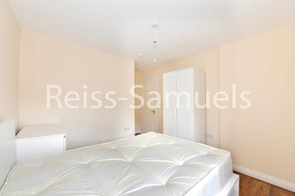 6 bedroom terraced house for rent