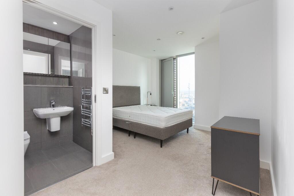 Main image of property: Anaconda cut, 100 Greengate, M3 