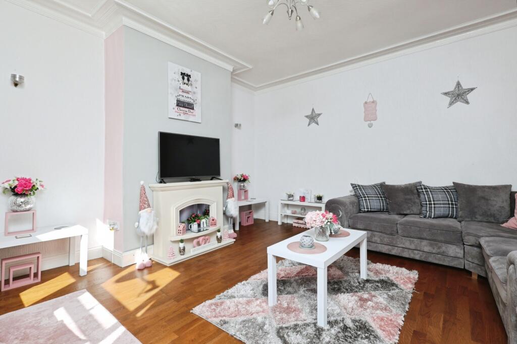 Finsbury Drive, Bradford, West Yorkshire photo 2