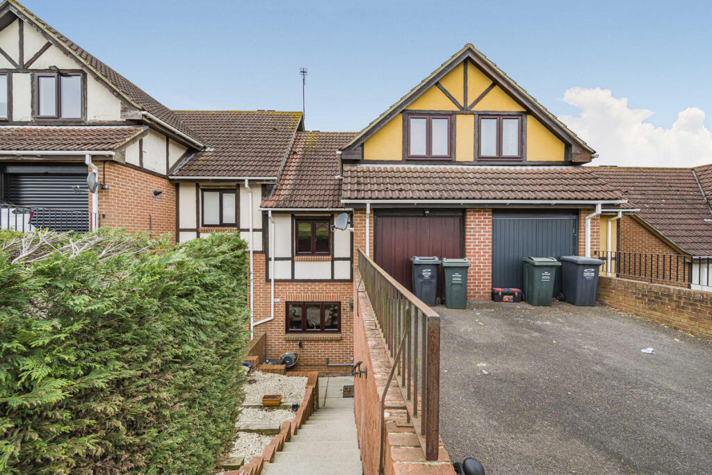 Main image of property: Beacon Drive, Dartford, DA2 8BG