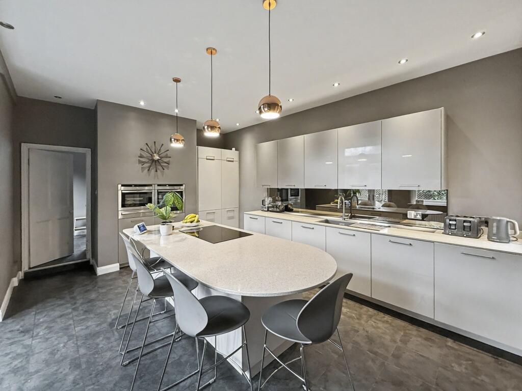 Clifton Road, Prestwich, M25 photo 2