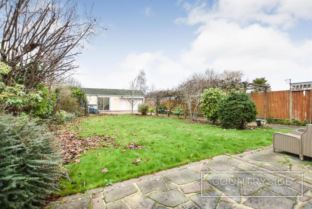Selbourne Road, Benfleet photo 2