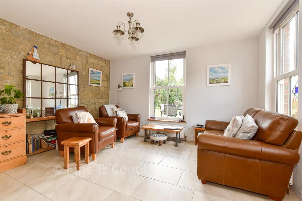 House in Godshill, Roud - View 4
