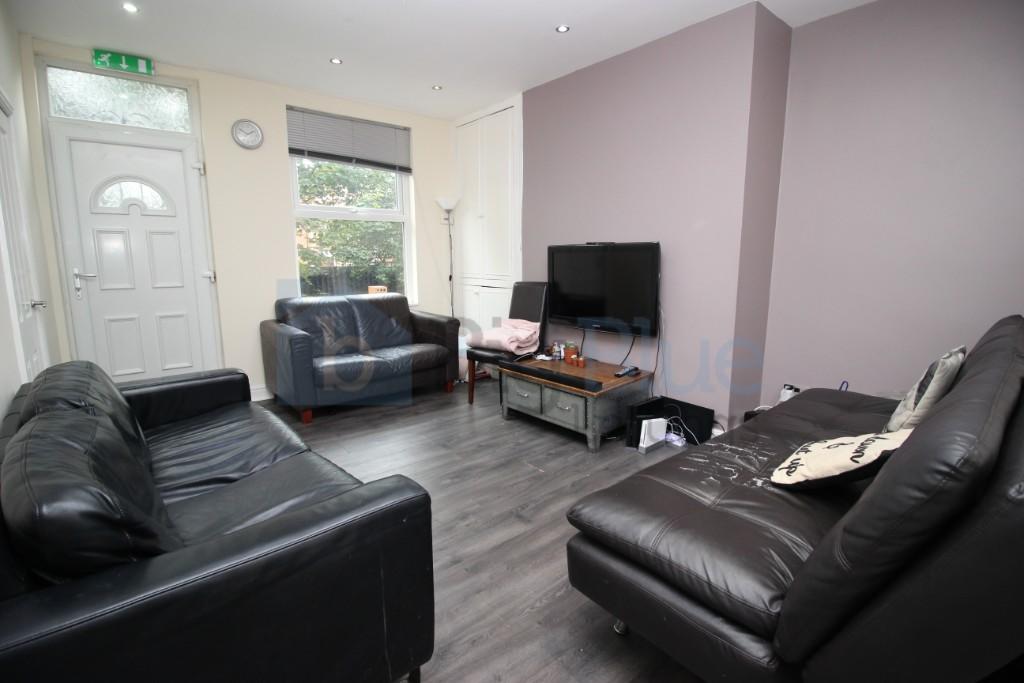House in Leeds, Headingley Hill, Hyde Park - View 2