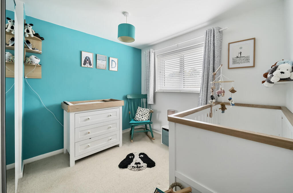 House in Winchester, Hampshire - More