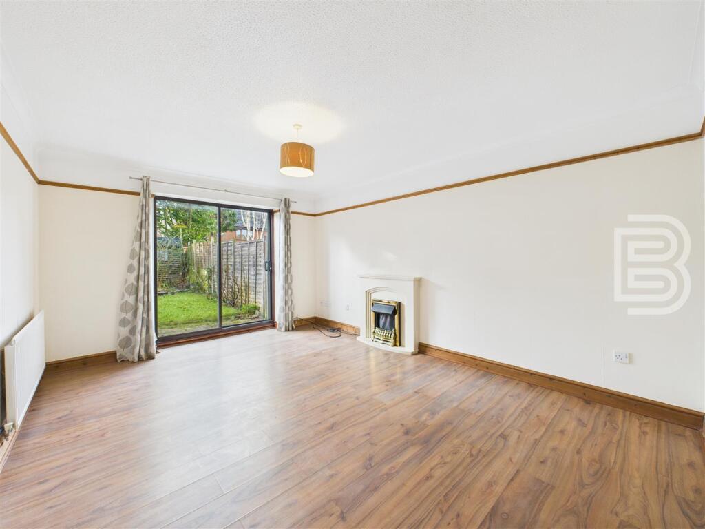 House in Rugby, Overslade - More