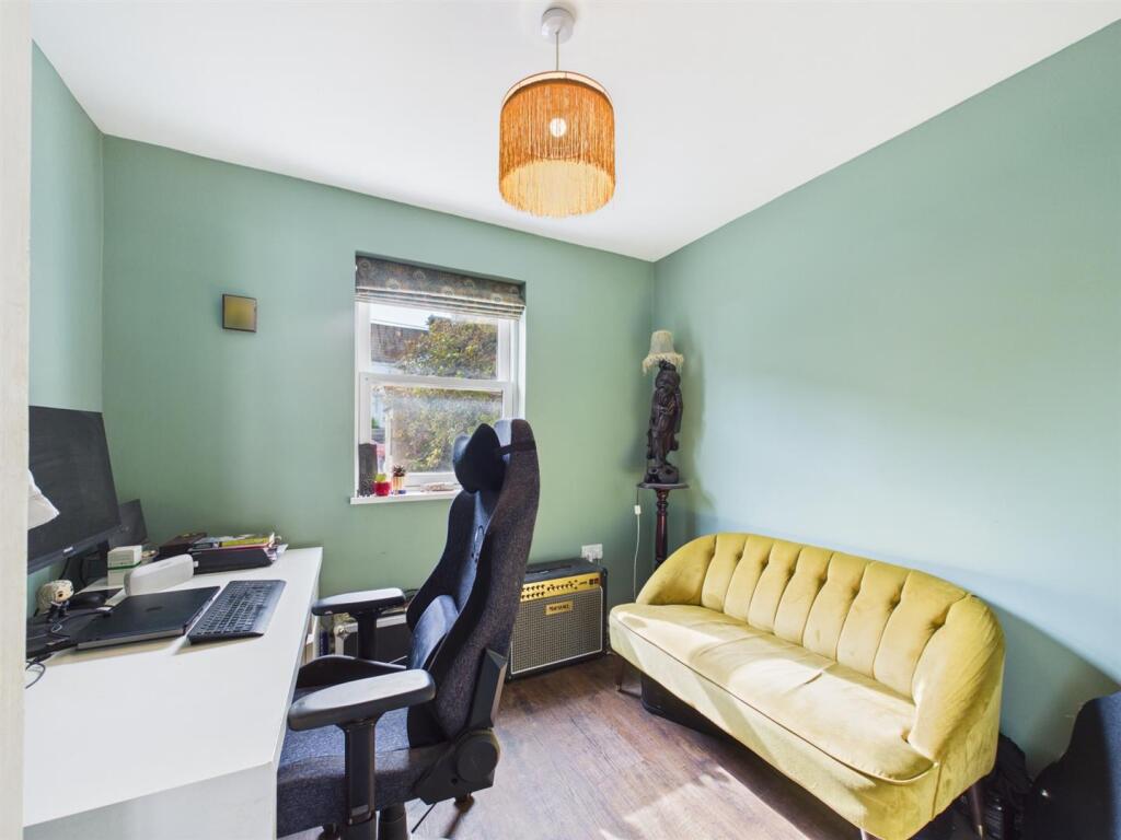 House in Chippenham, Pewsham - View 5