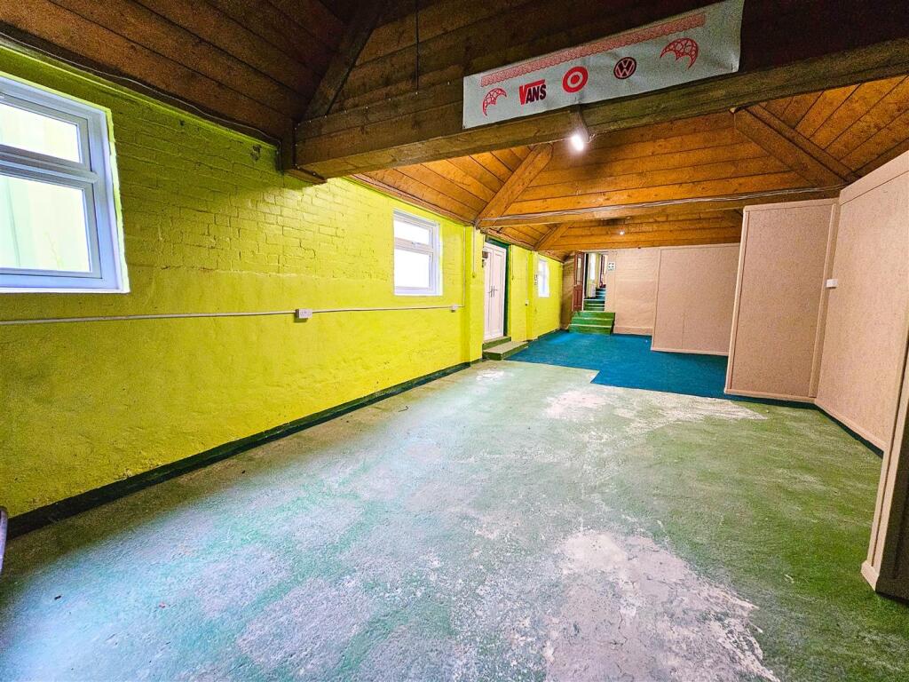 Main image of property: Coton Park, Linton