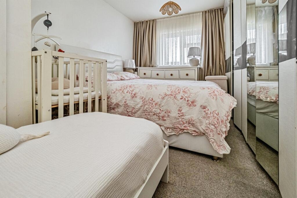 Romford Grove, Hull, HU9 photo 4