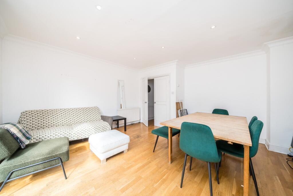 Apartment in London - More