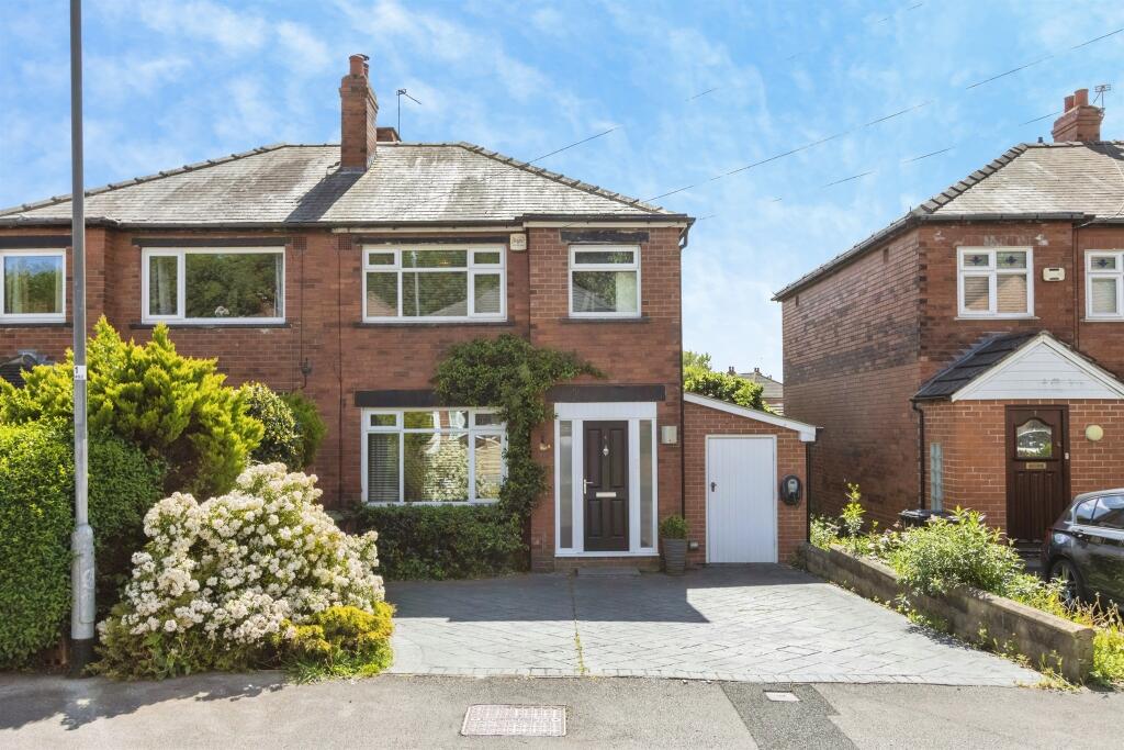 Main image of property: Whitebridge Spur, Leeds