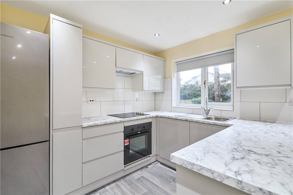 St. Helens Way, Leeds, West Yorkshire, LS16 photo 3
