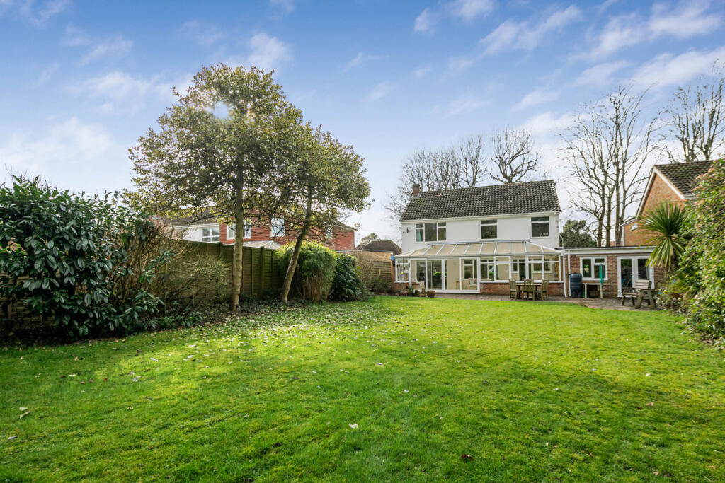 Chaldon Common Road, Caterham, CR3 photo 3