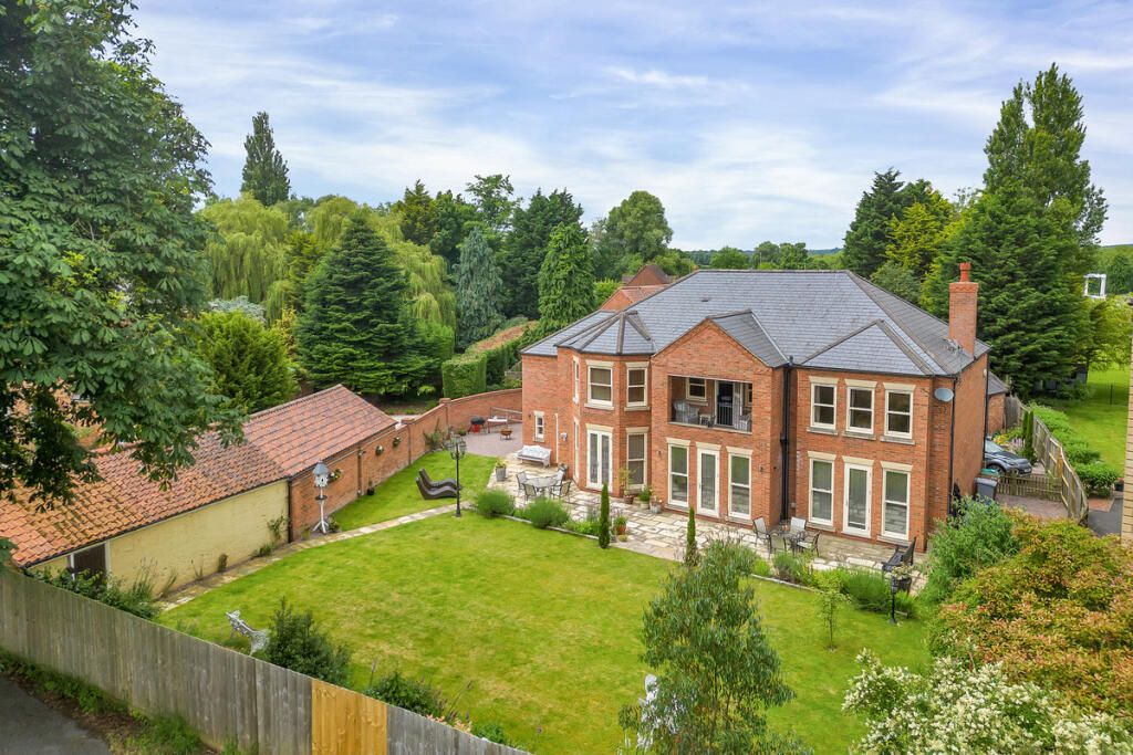 Main image of property: Farndon Road, Newark, NG24