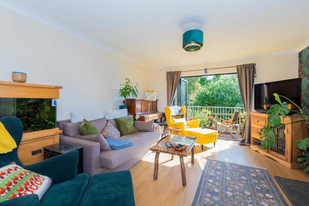 North Town Road, Maidenhead, SL6 - View 2