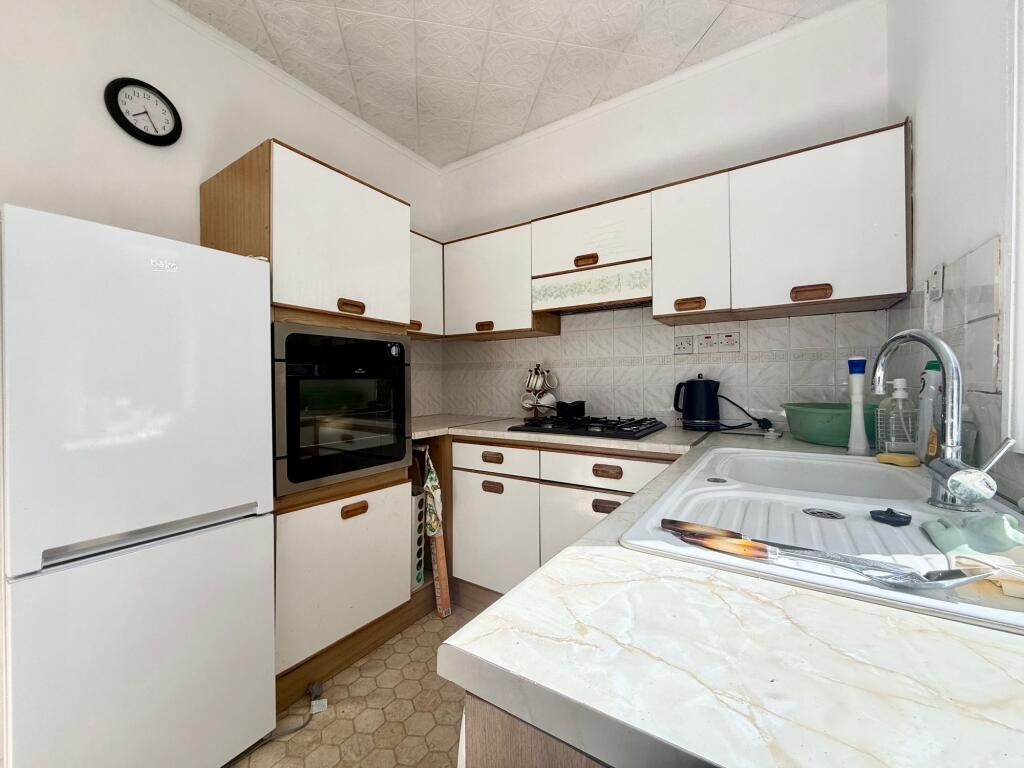 House in Luton, Biscot - More