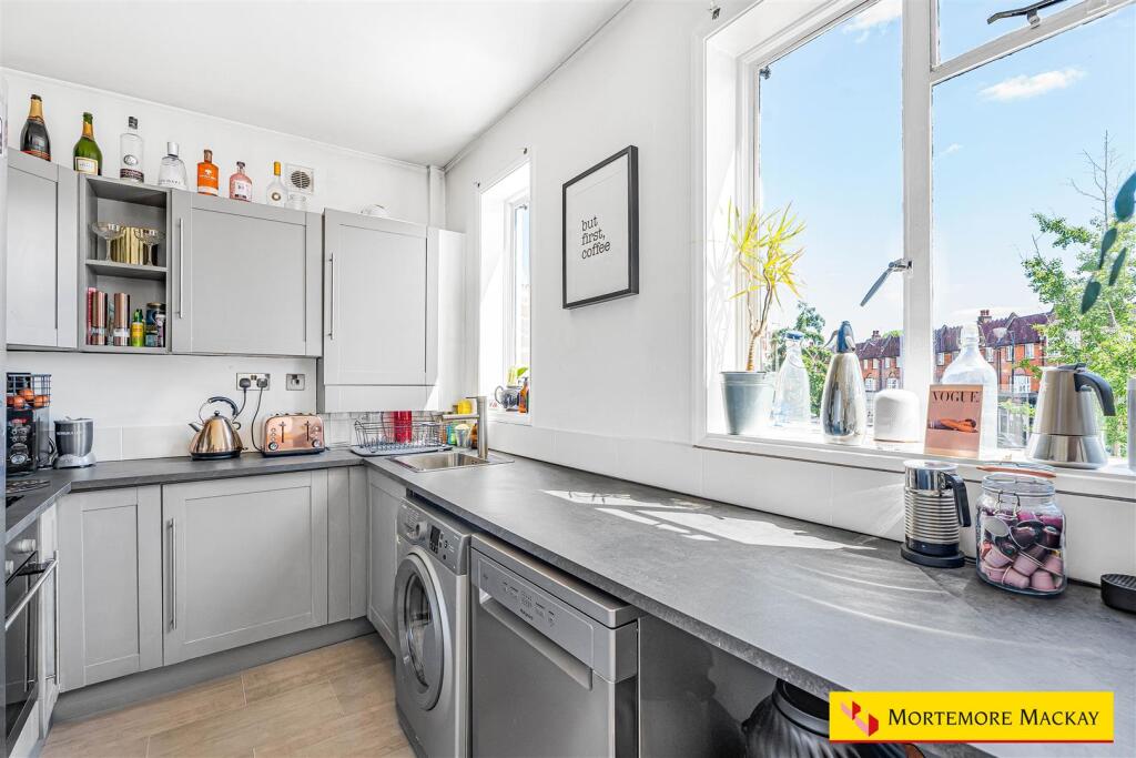 Apartment in London, Winchmore Hill, Palmers Green - View 5