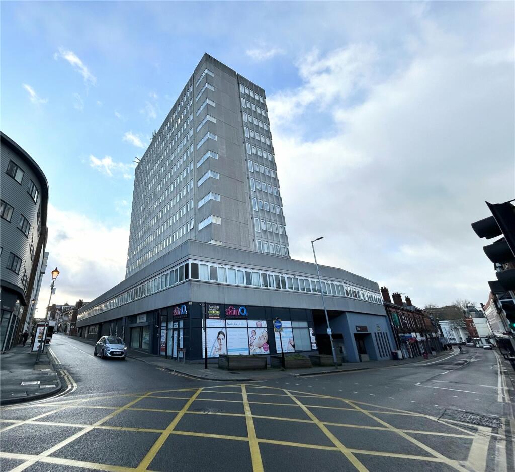 2-bed flat on Bridge Street, Walsall, West Midlands, WS1, £100,000