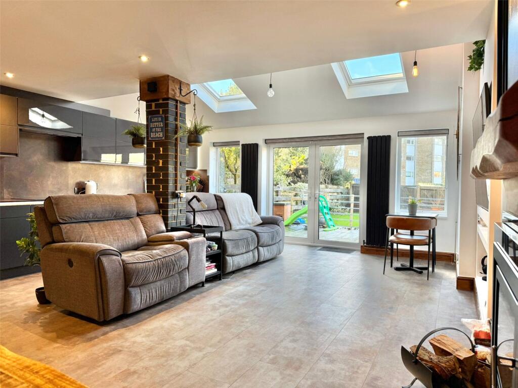 3-bed terraced on Maryland Gardens, Milford on Sea, Lymington, Hampshire, SO41, £550,000