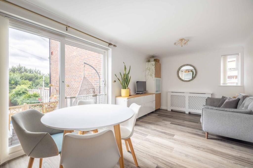 House in Horton, Windsor and Maidenhead - View 4