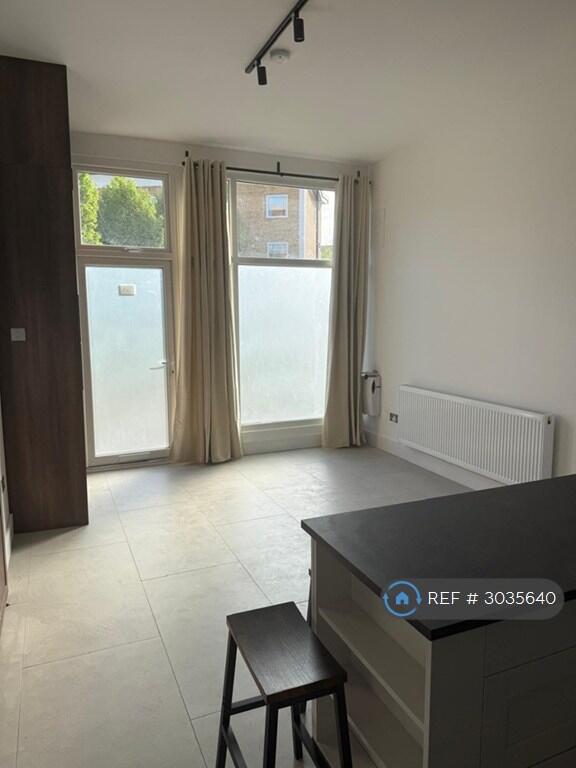 Apartment in London, Galleons Point, Gallions Reach - More