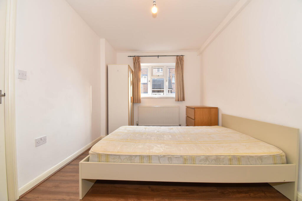 6 bedroom detached house for rent