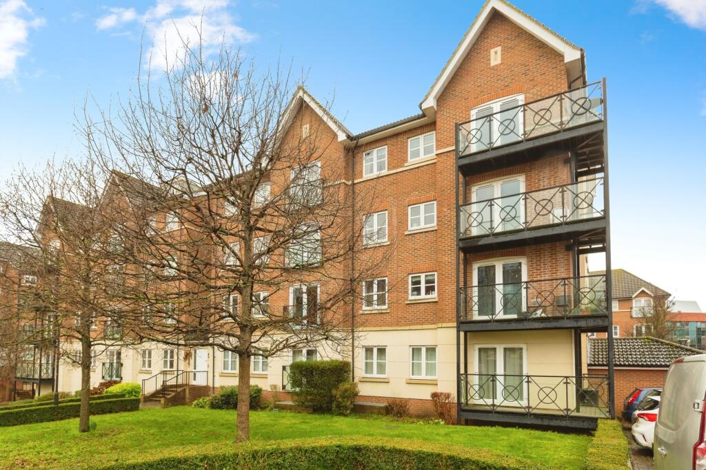 Main image of property: Viridian Square, Aylesbury, Buckinghamshire, HP21