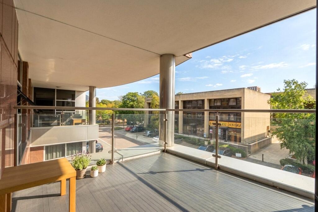 Apartment in Milton Keynes, Central Milton Keynes - View 2
