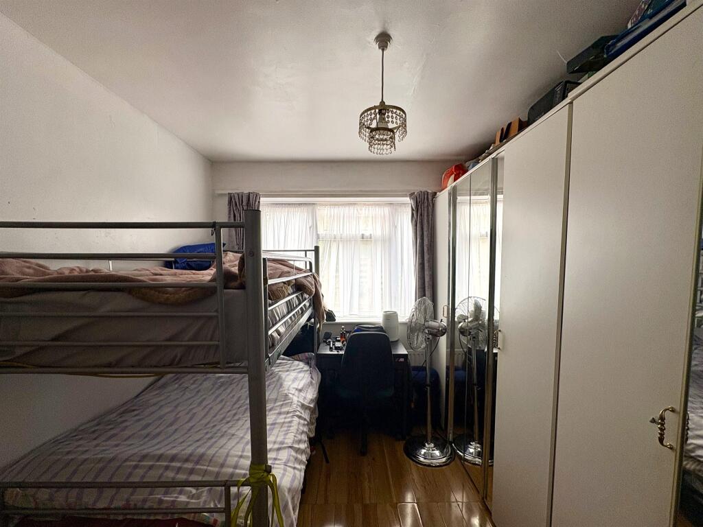 Apartment in Ilford - View 5