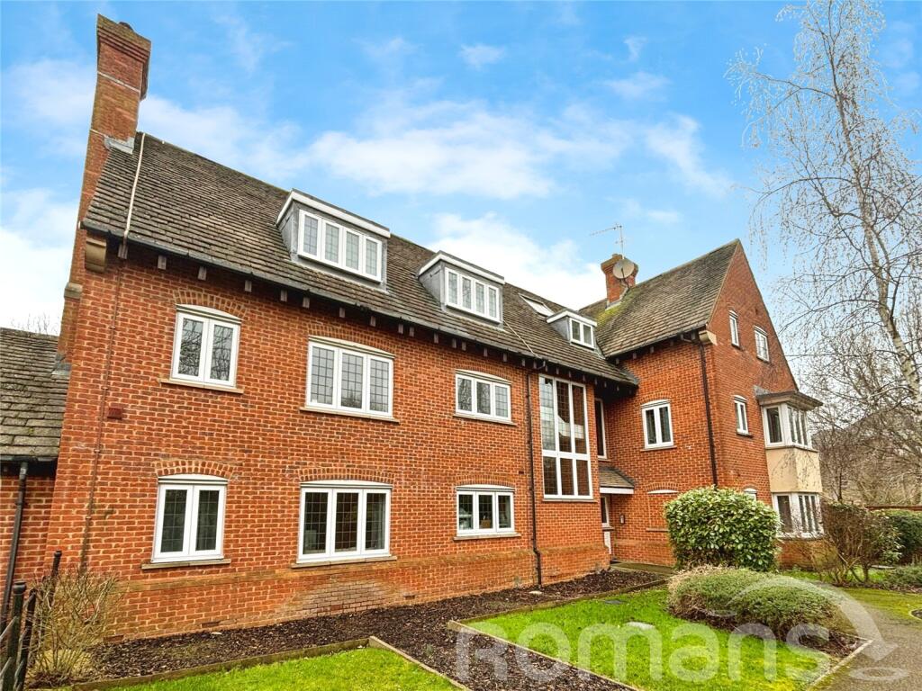 Main image of property: Spode Close, Swindon, SN25