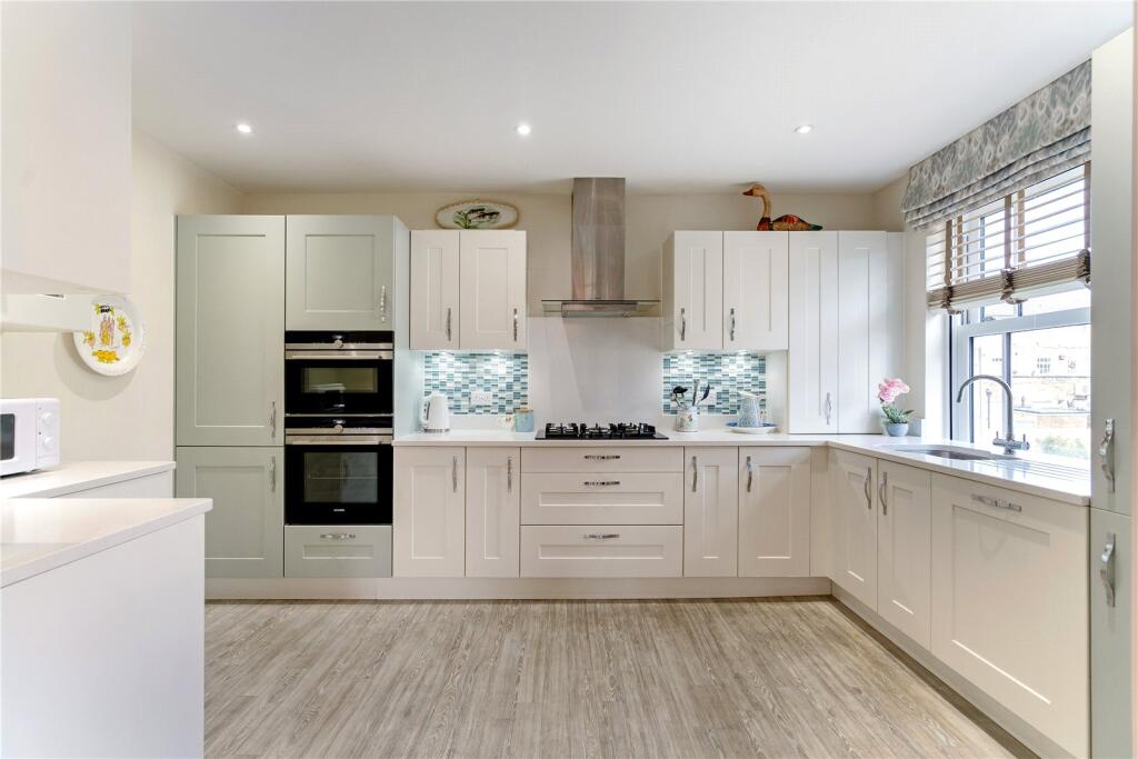 Portsmouth Road, Cobham, Surrey, KT11 photo 4