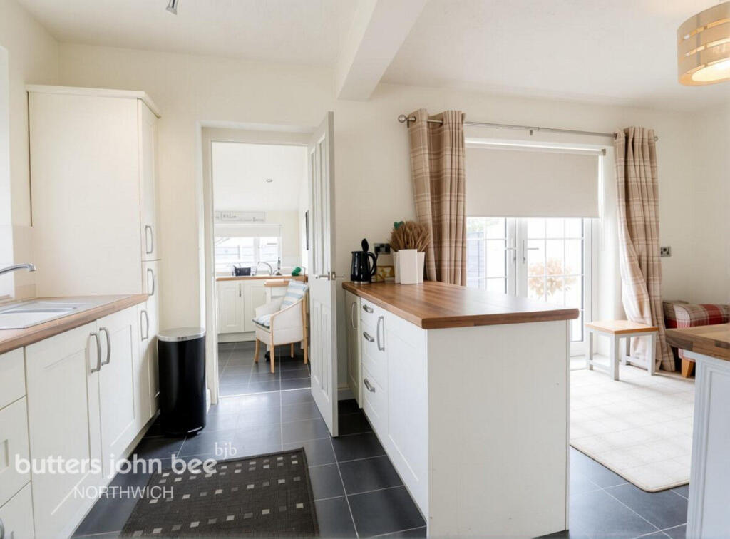 3-bed semi-detached on Gadbrook Road, Northwich, £280,000