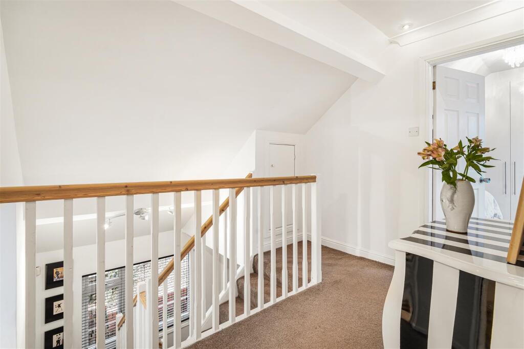 Additional image 22 of Hawthorn Crescent, Baildon, Shipley