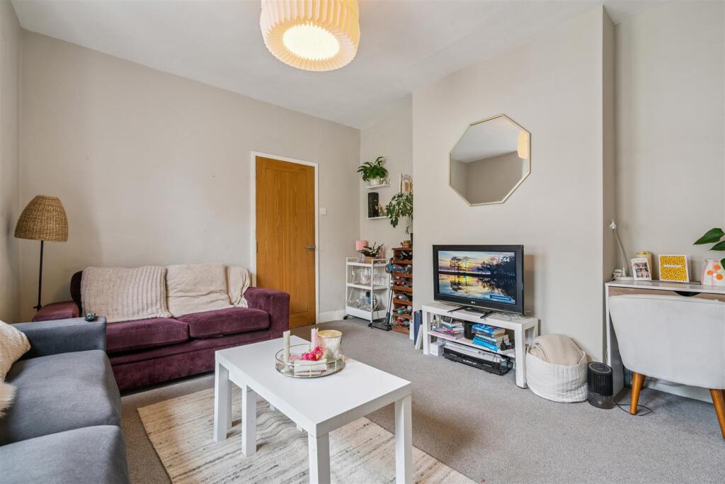 Apartment in London - View 2