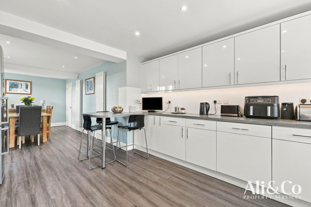 House in Romford - View 4
