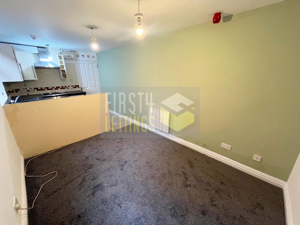 Apartment in Leicester - View 3