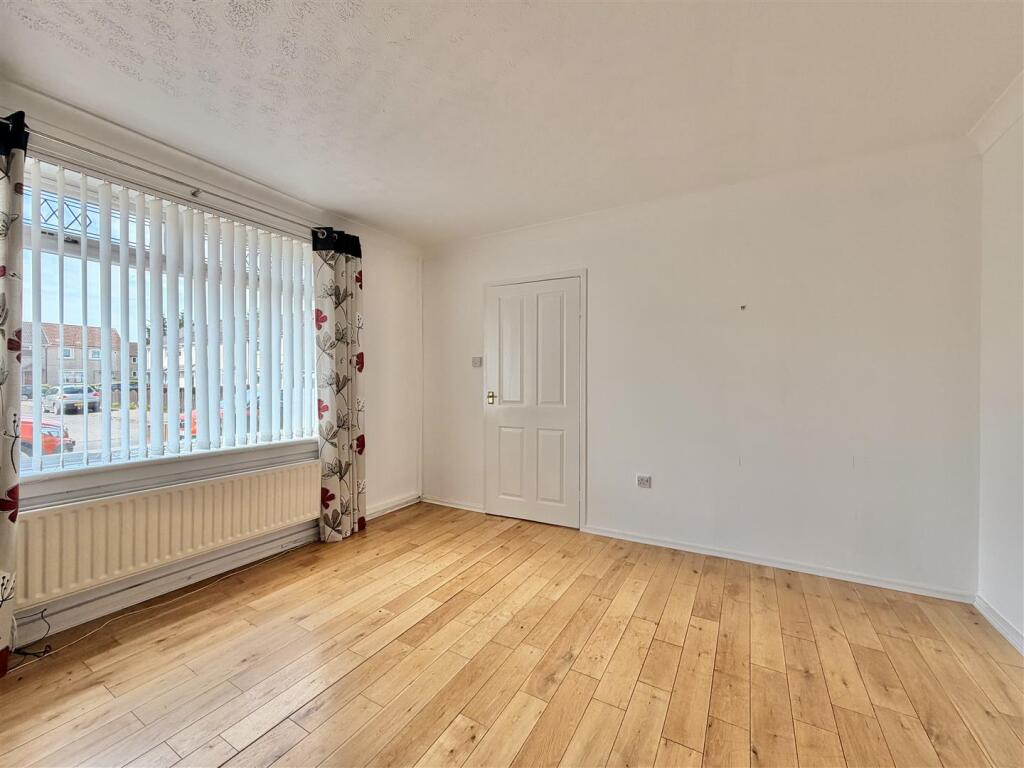 House in Viewpark, Fallside - View 3
