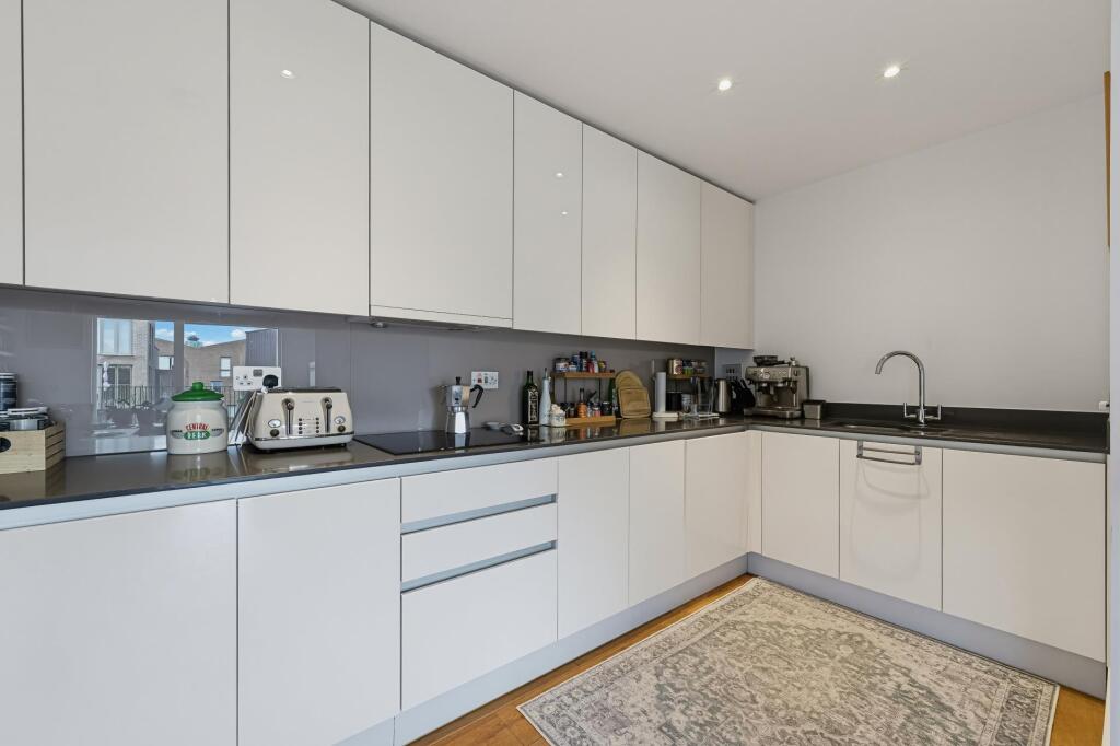 Apartment in Twickenham - View 4