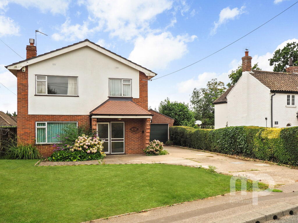 The Chimes, Mill Road, Hethersett, Norwich, Norfolk. NR9 3DR photo 2