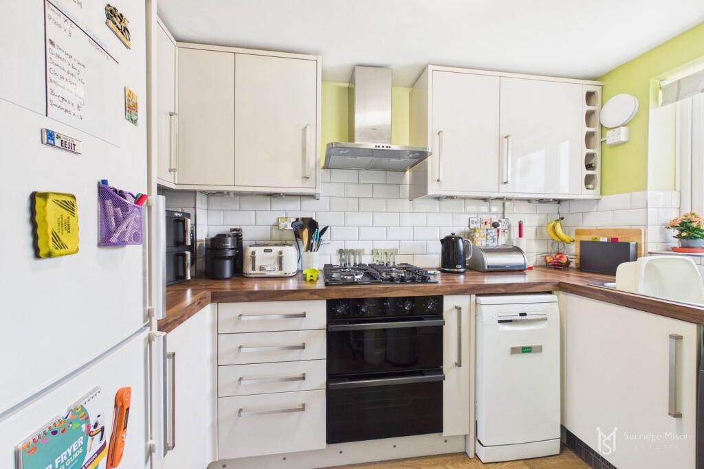 House in Wealden, Hailsham - More