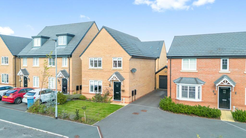 Main image of property: Golf Gardens, Great Sankey, WA5