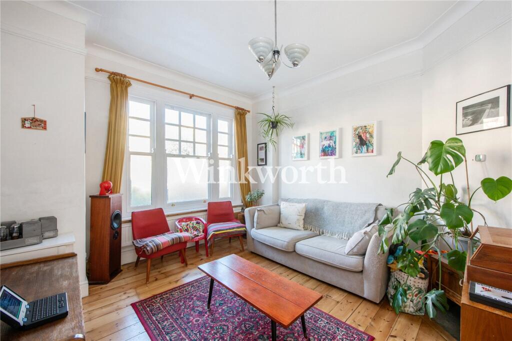 Hewitt Avenue, London, N22 photo 2