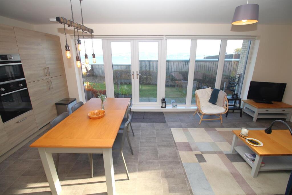 Apartment in Greenock - More
