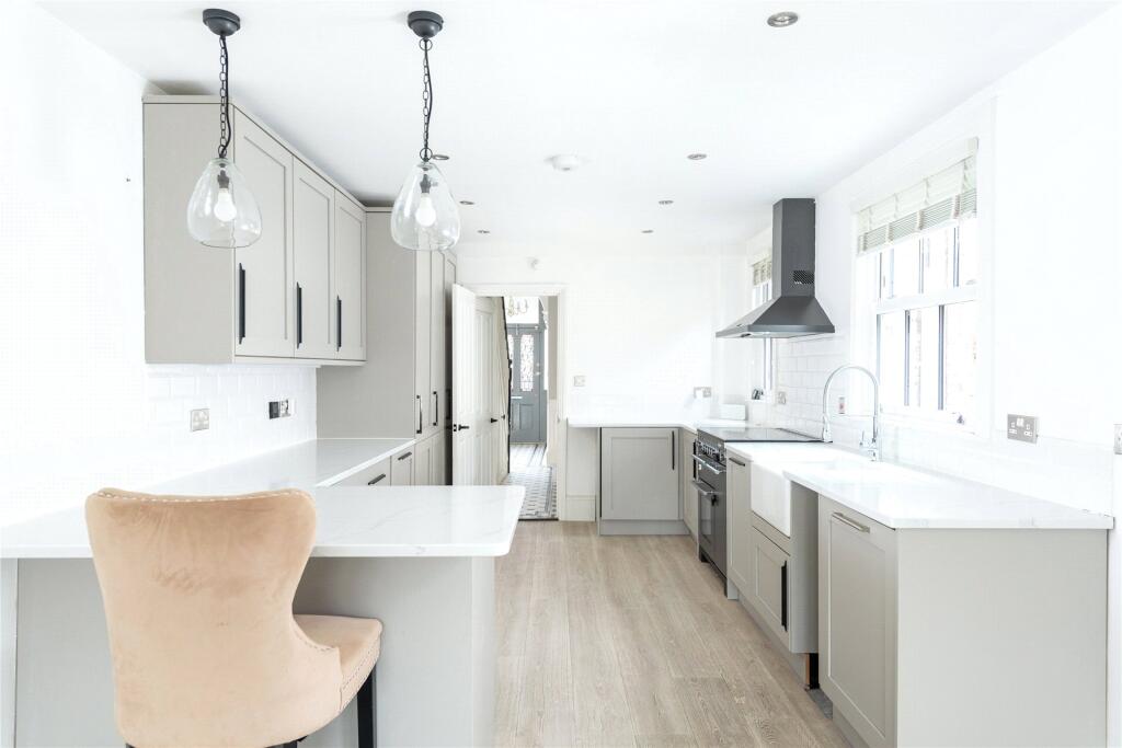 Castle Road, Bedford, Bedfordshire, MK40 photo 4