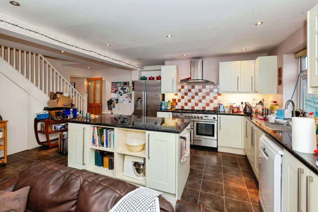 Highway Road, Maidenhead, Berkshire, SL6 photo 4